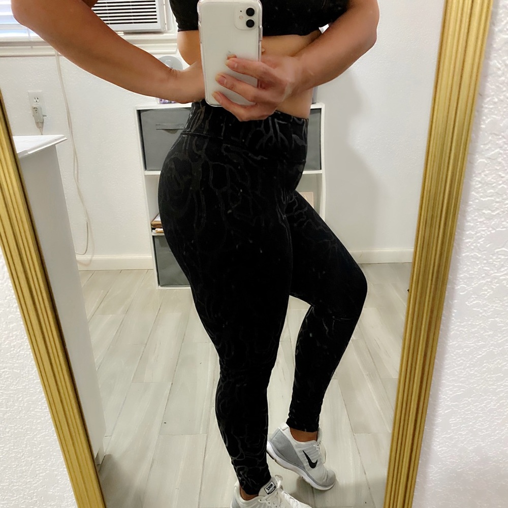 Fabletics Black Roses Leggings Size Medium